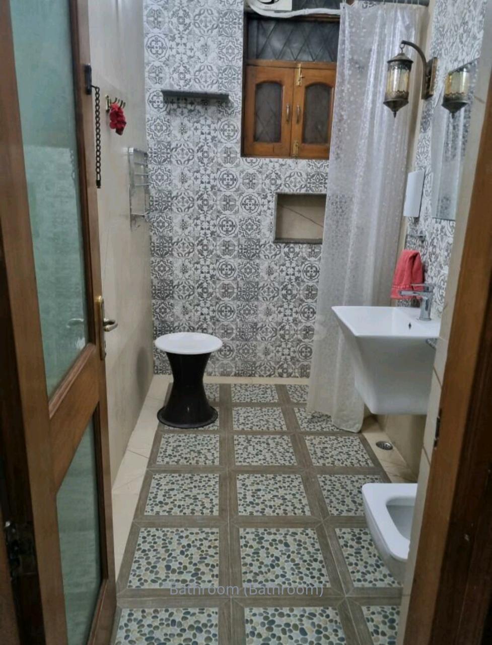 Floor Available for Rent in New Friends Colony